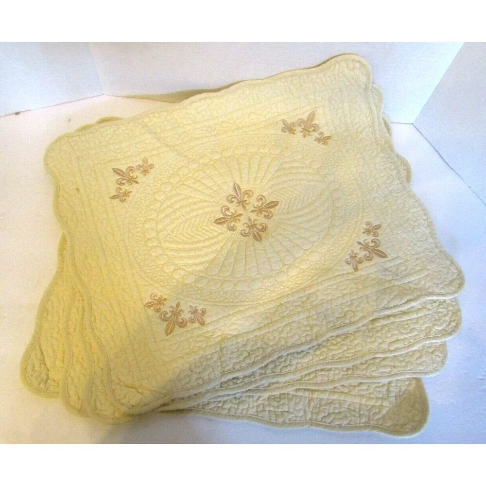 Donna Sharp Quilted Placemats Set of 4 Gold Embroidered Fleur-de-lis 15x18